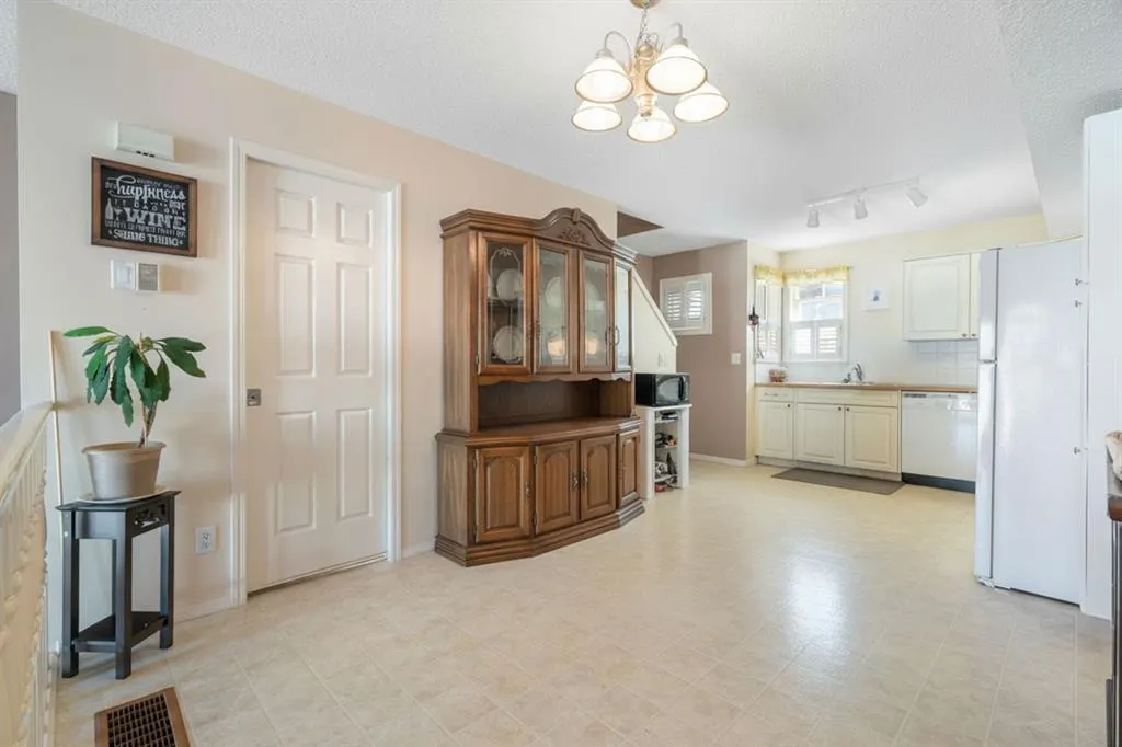 122 Bridlewood Lane SW