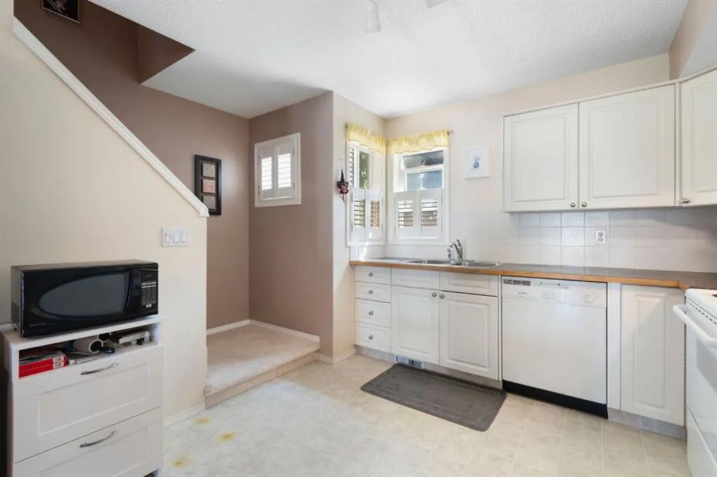 122 Bridlewood Lane SW