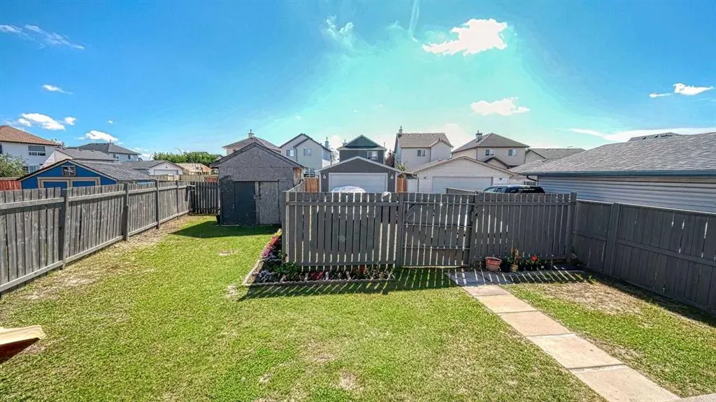 635 Taradale Drive NE