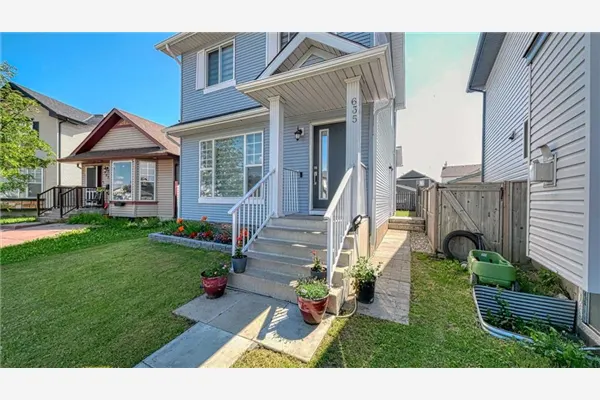 635 Taradale Drive NE