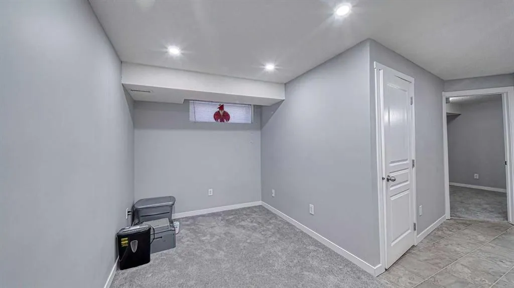 635 Taradale Drive NE