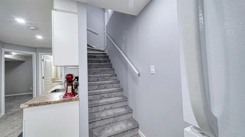 635 Taradale Drive NE