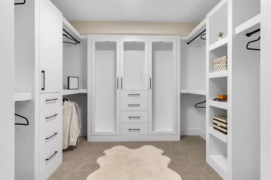 2118 Victoria Crescent NW