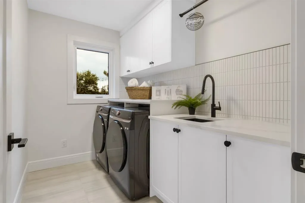 2118 Victoria Crescent NW