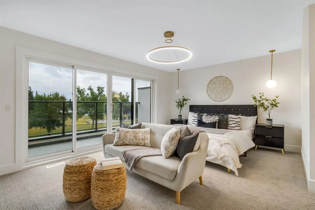 2118 Victoria Crescent NW