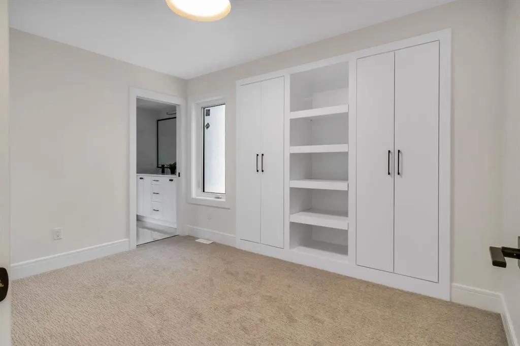 2118 Victoria Crescent NW