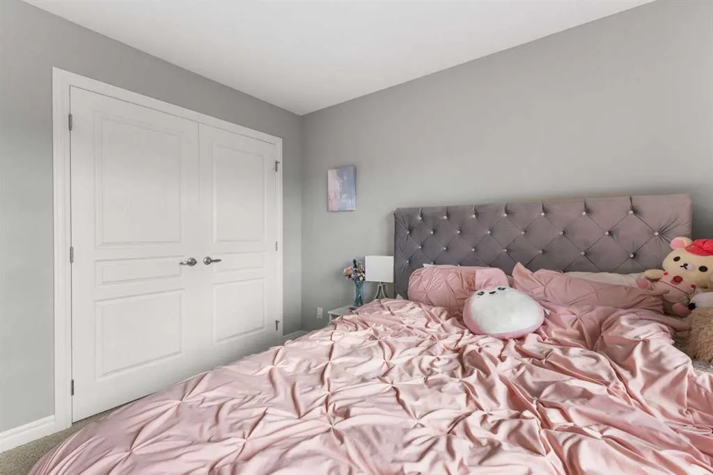 240 Evanspark Gardens NW