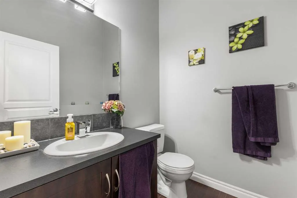 240 Evanspark Gardens NW