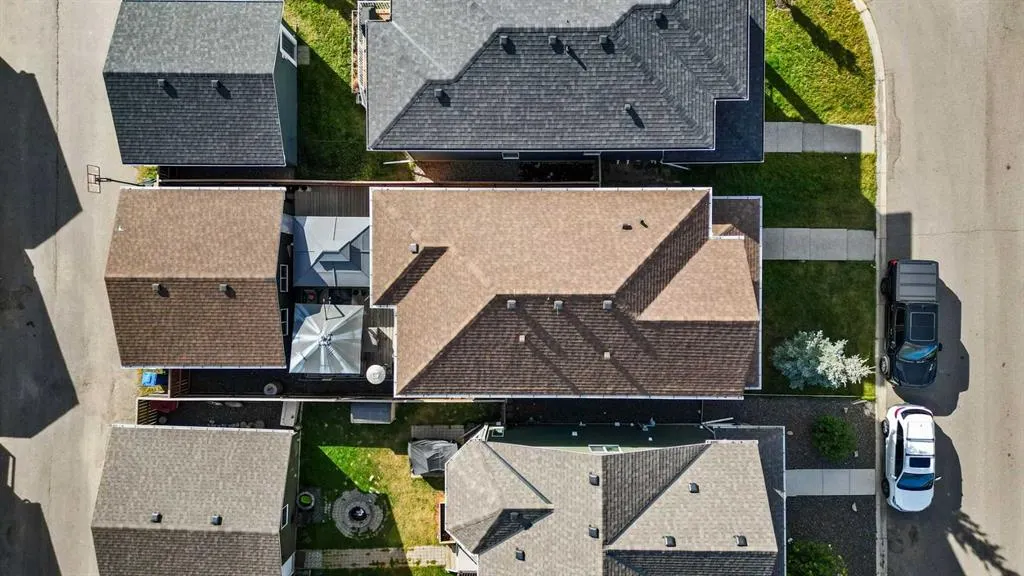 240 Evanspark Gardens NW