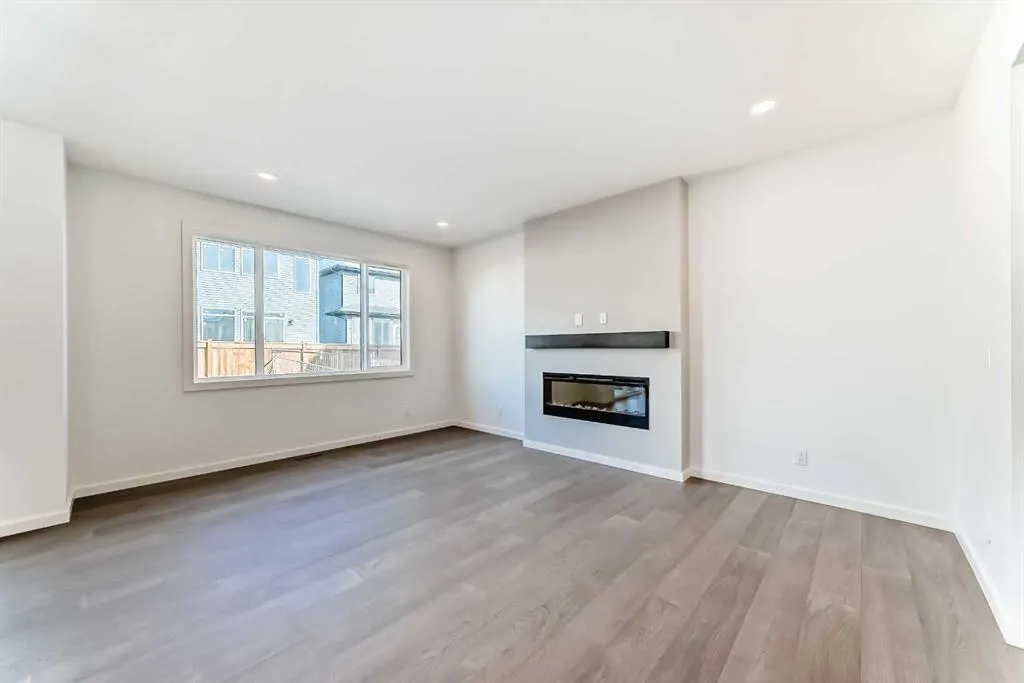 52 Creekside Path SW