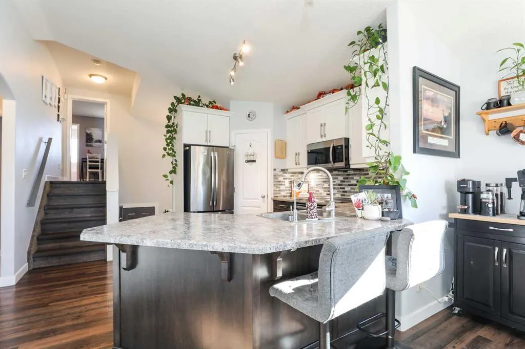 50 Heritage Circle W