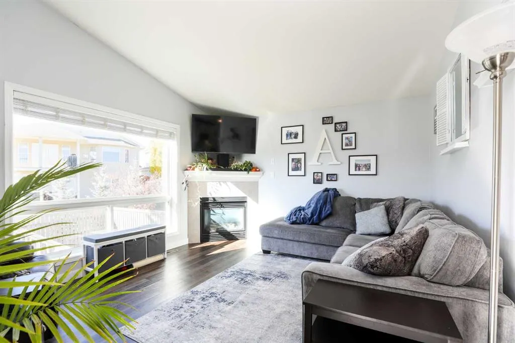 50 Heritage Circle W