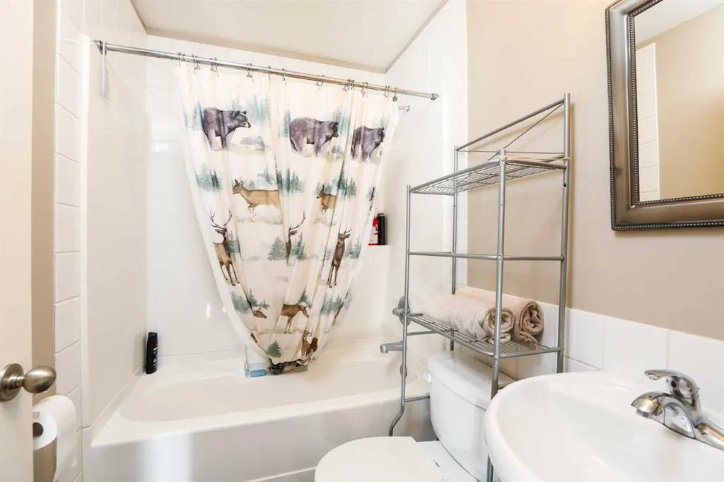 50 Heritage Circle W