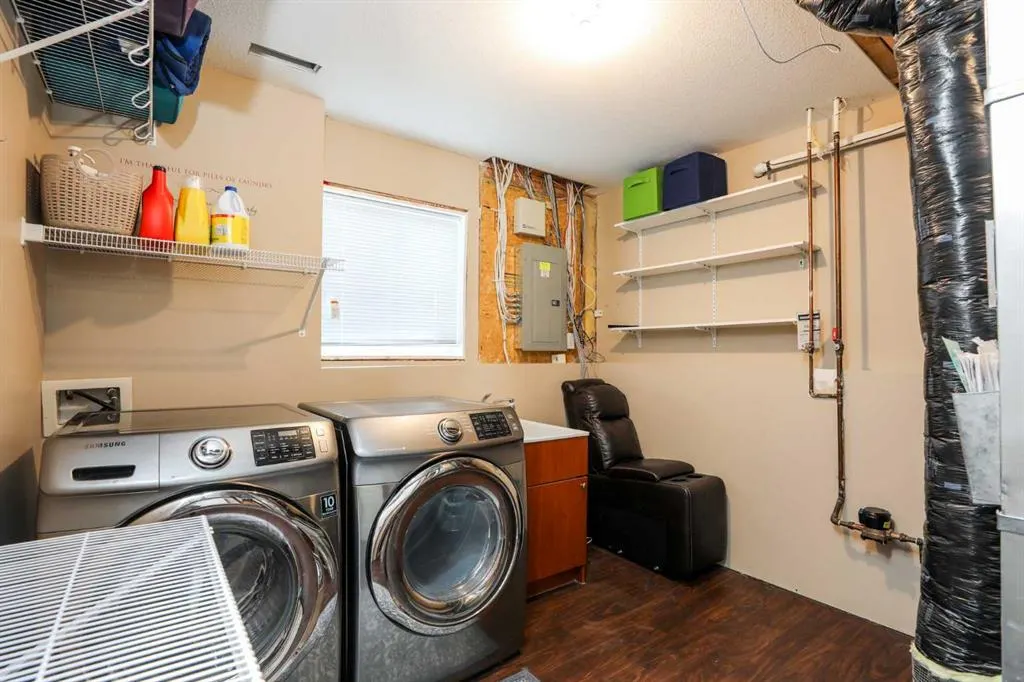 50 Heritage Circle W