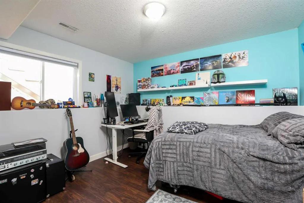 50 Heritage Circle W