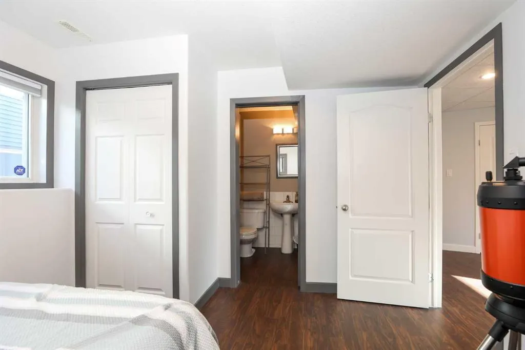 50 Heritage Circle W