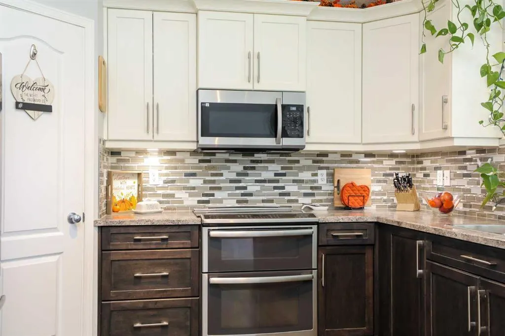 50 Heritage Circle W