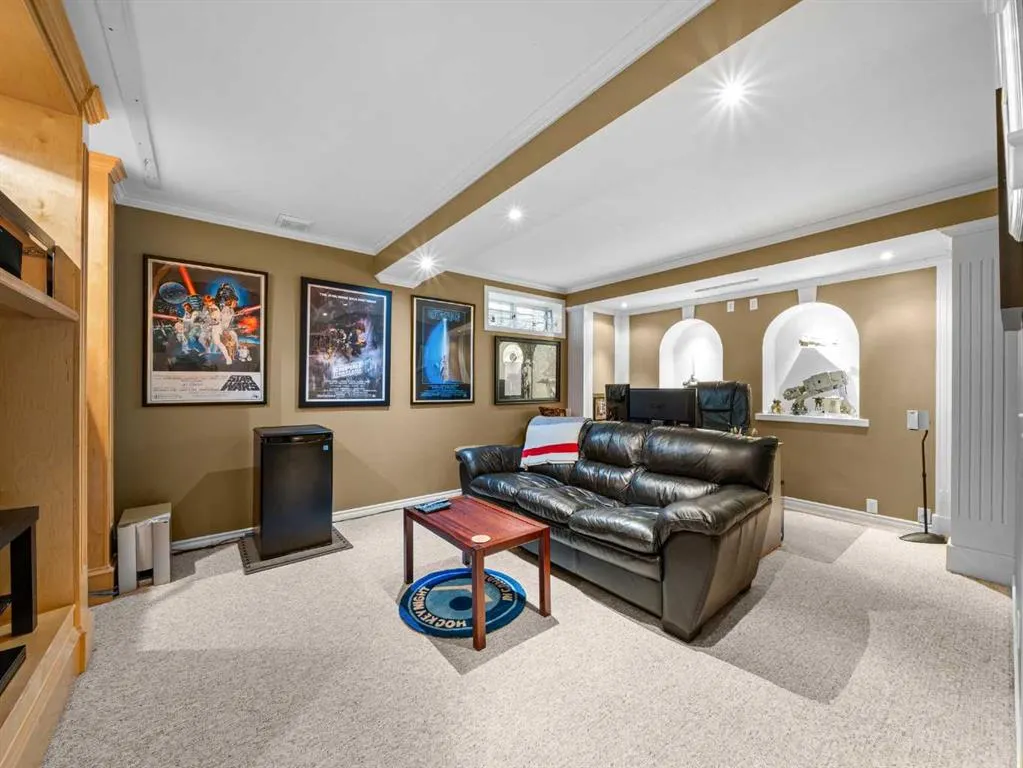 9995 Scurfield Drive NW