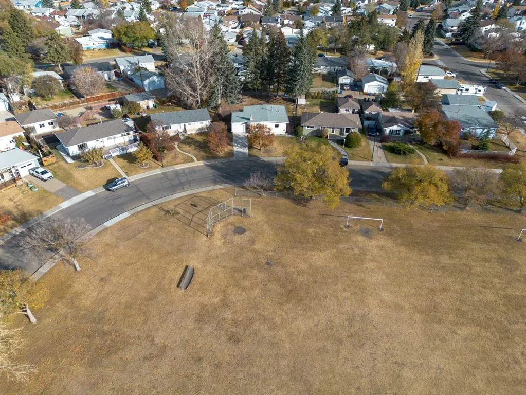 4413 Embury Crescent