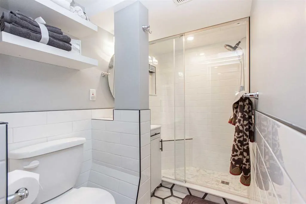 4413 Embury Crescent