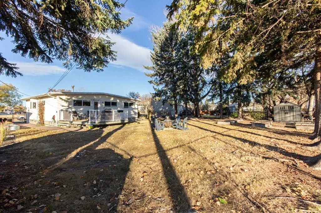 4413 Embury Crescent