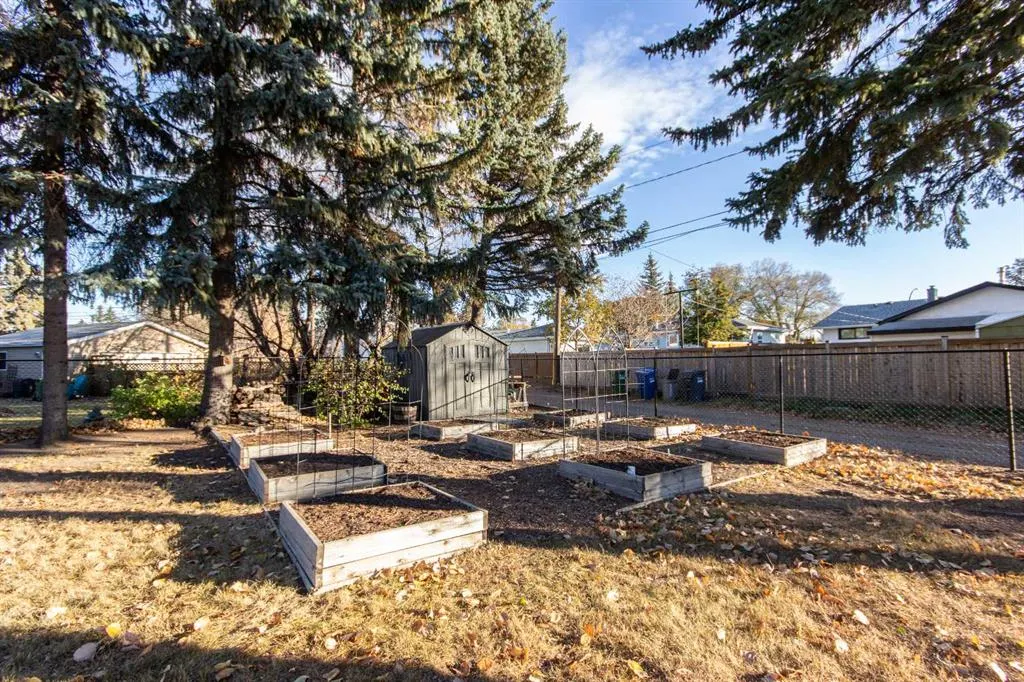 4413 Embury Crescent