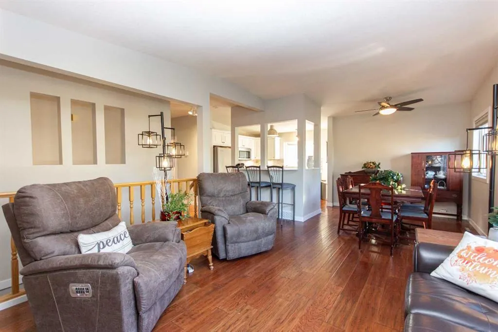 4413 Embury Crescent