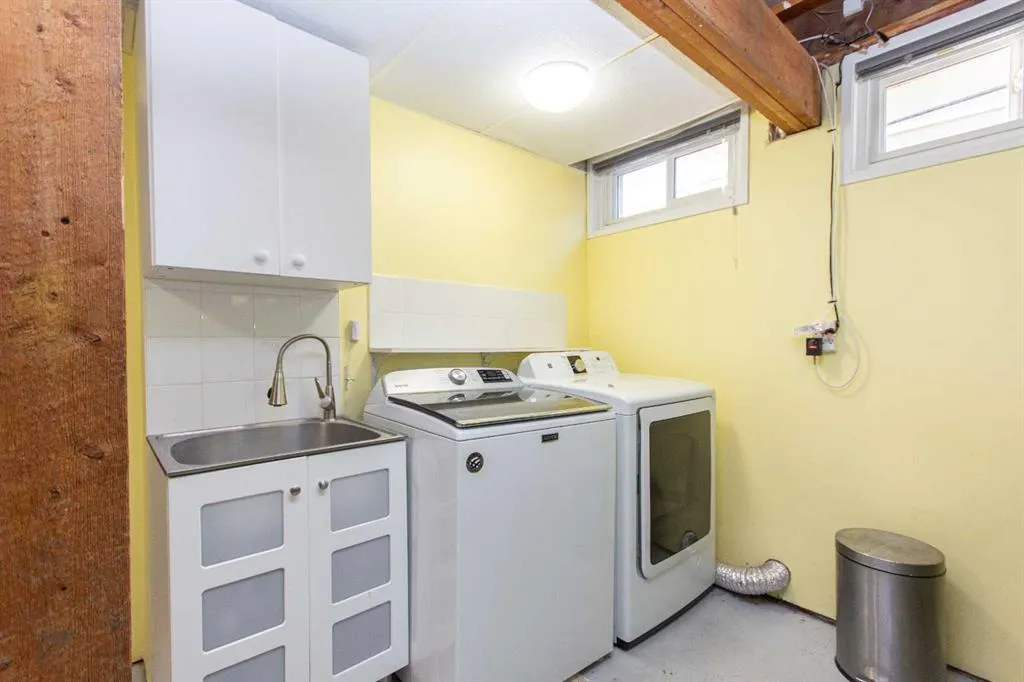 4413 Embury Crescent