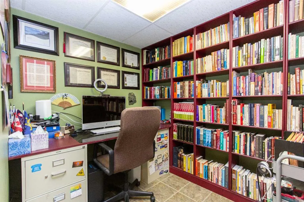 4413 Embury Crescent