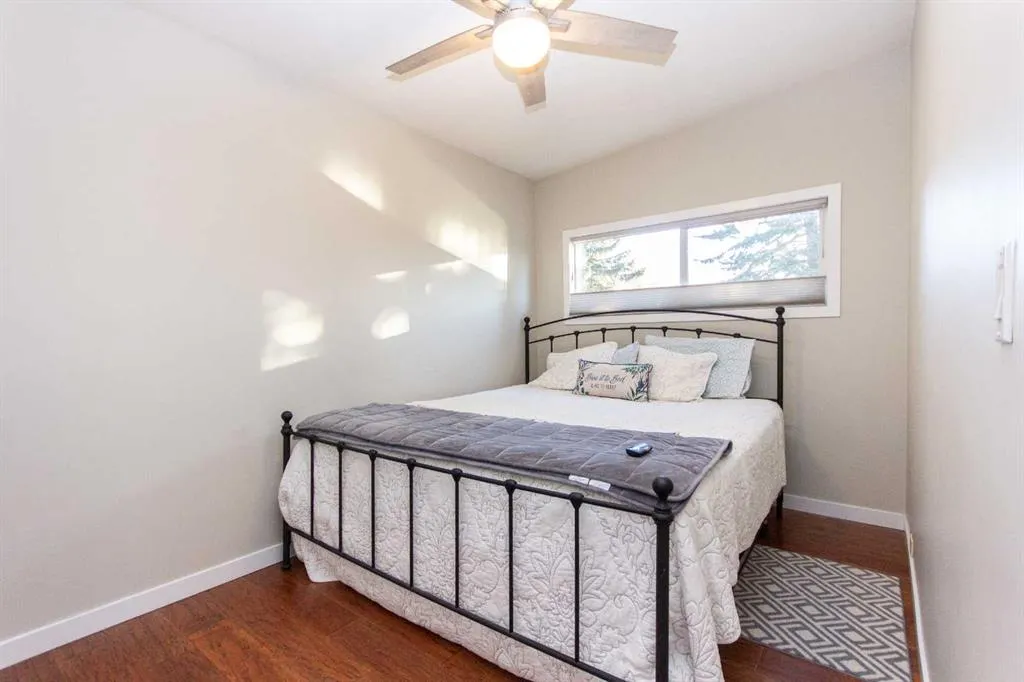 4413 Embury Crescent