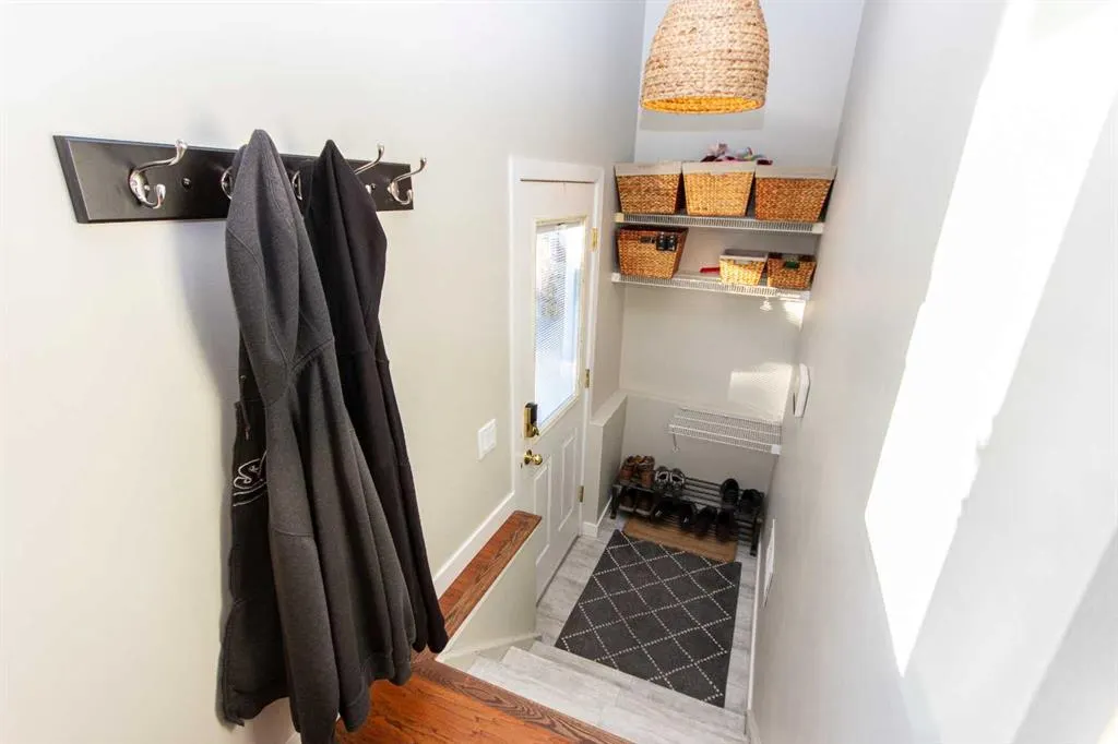 4413 Embury Crescent