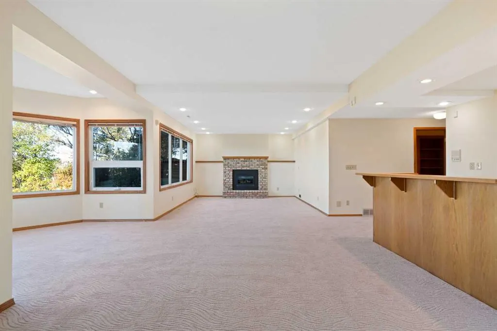 79 Edenstone View NW