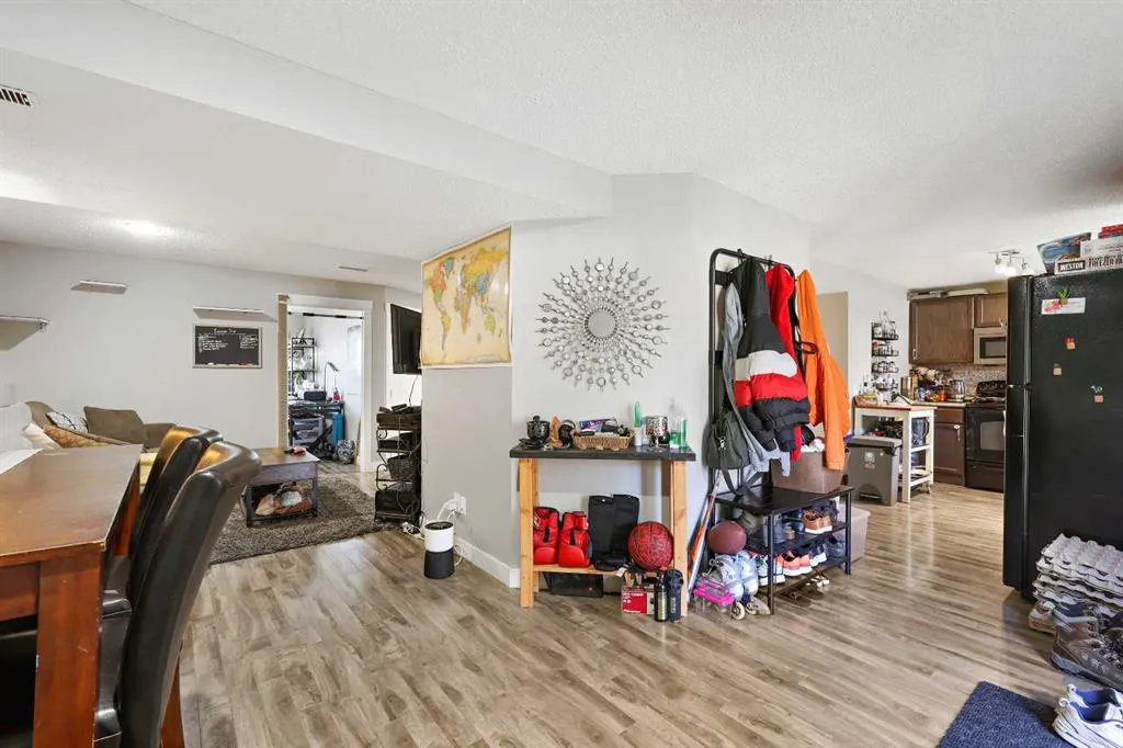 32 Rivercroft Close SE