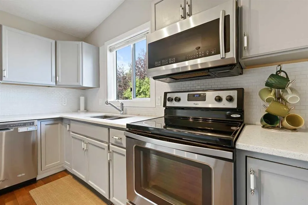 32 Rivercroft Close SE