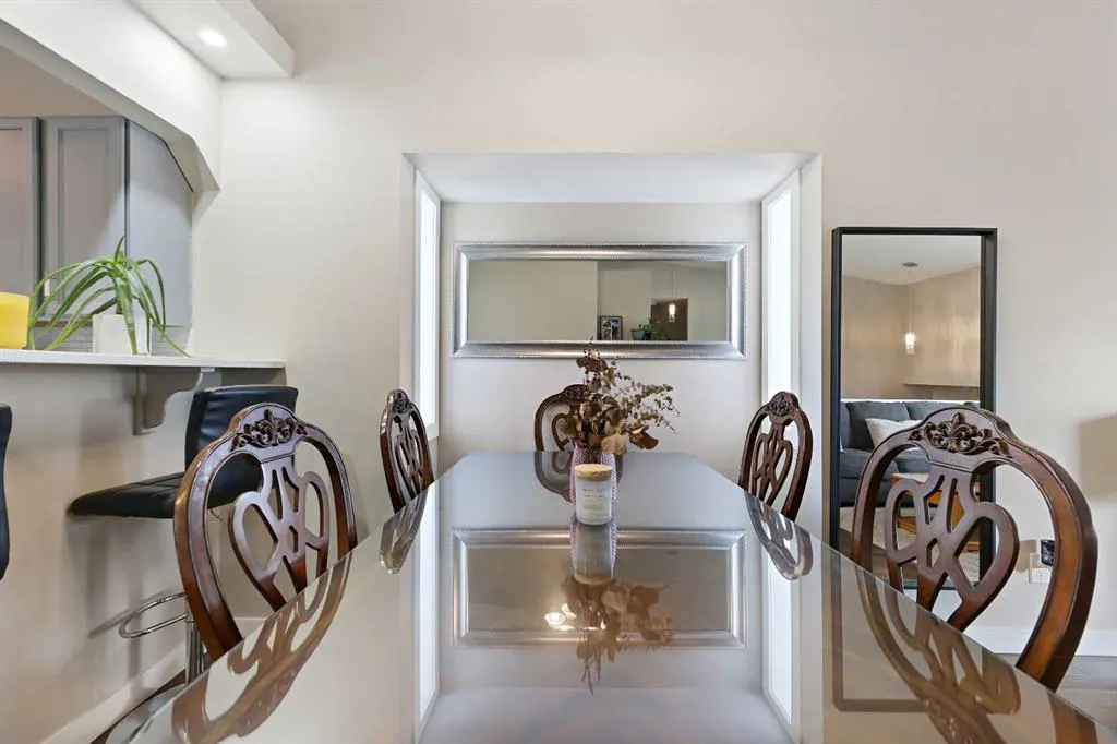 32 Rivercroft Close SE