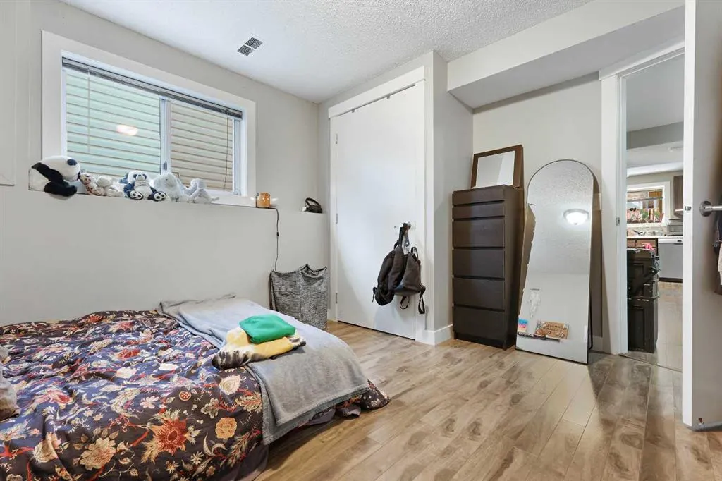 32 Rivercroft Close SE