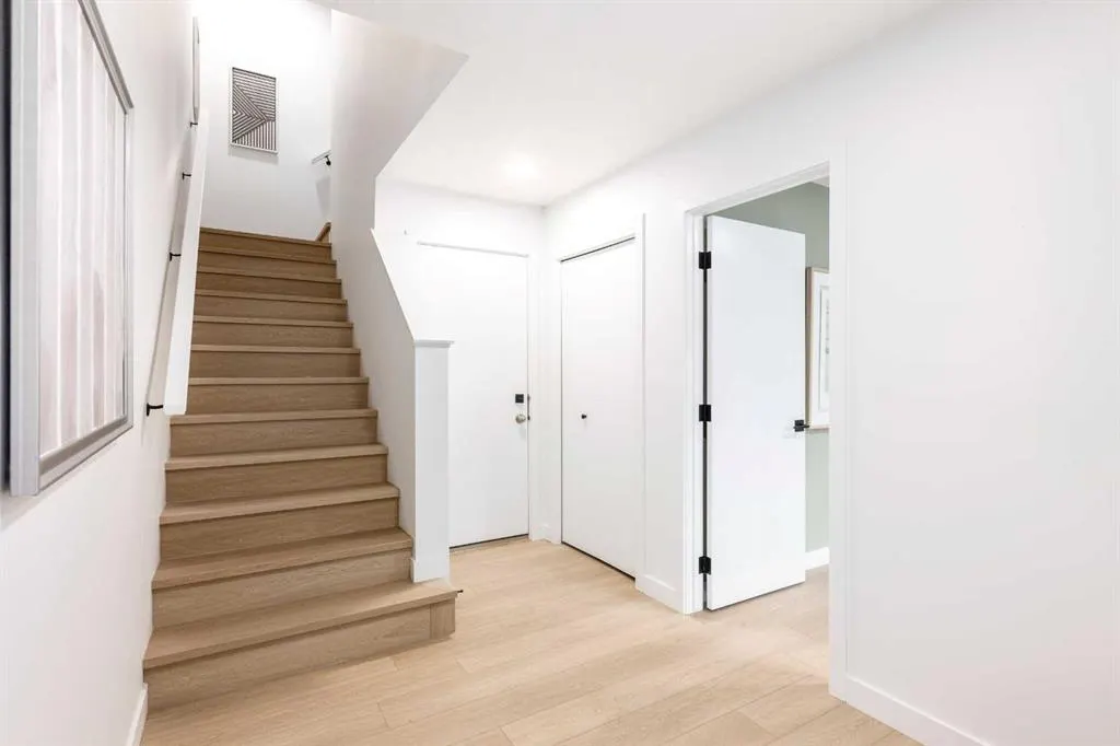 437 Alpine Avenue SW, #306