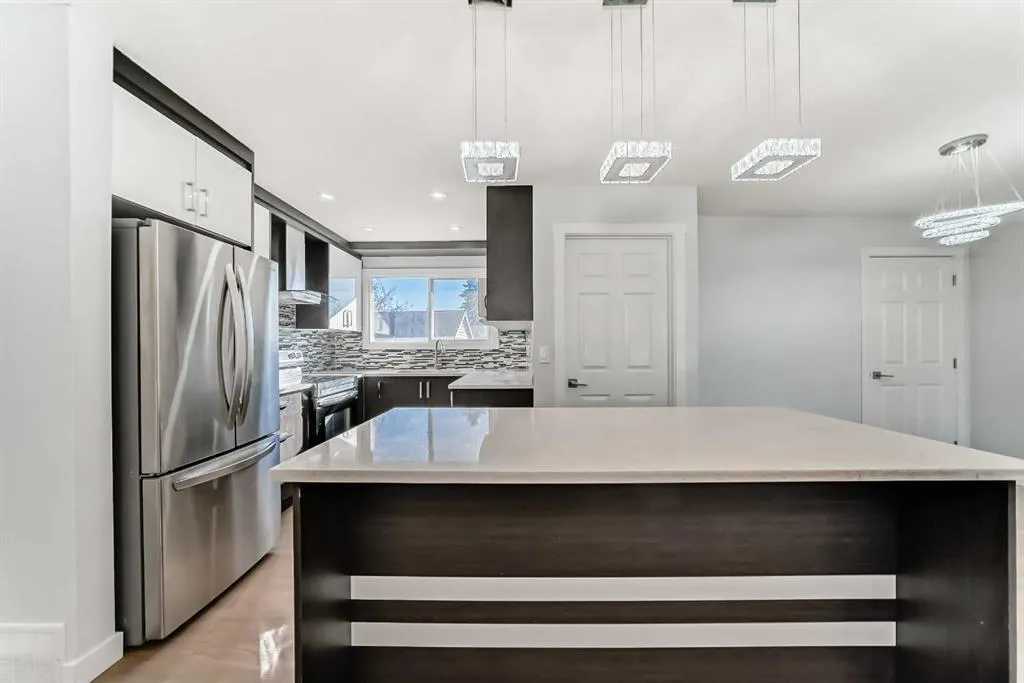 207 Pinecliff Way NE