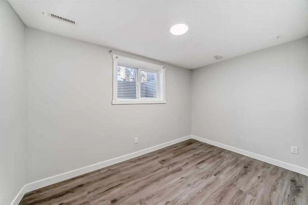 207 Pinecliff Way NE