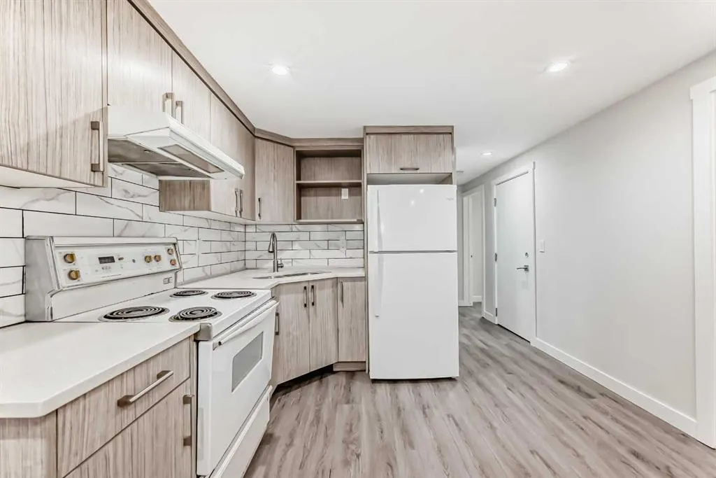 207 Pinecliff Way NE