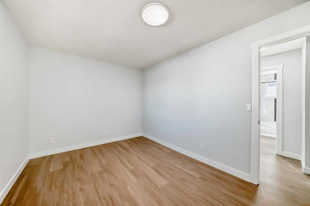 207 Pinecliff Way NE