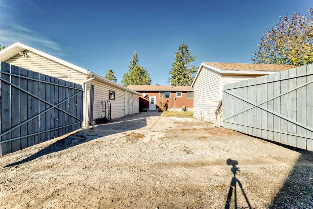 207 Pinecliff Way NE