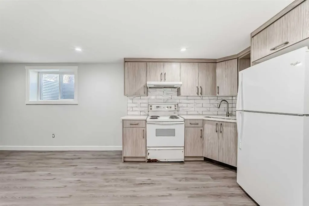 207 Pinecliff Way NE