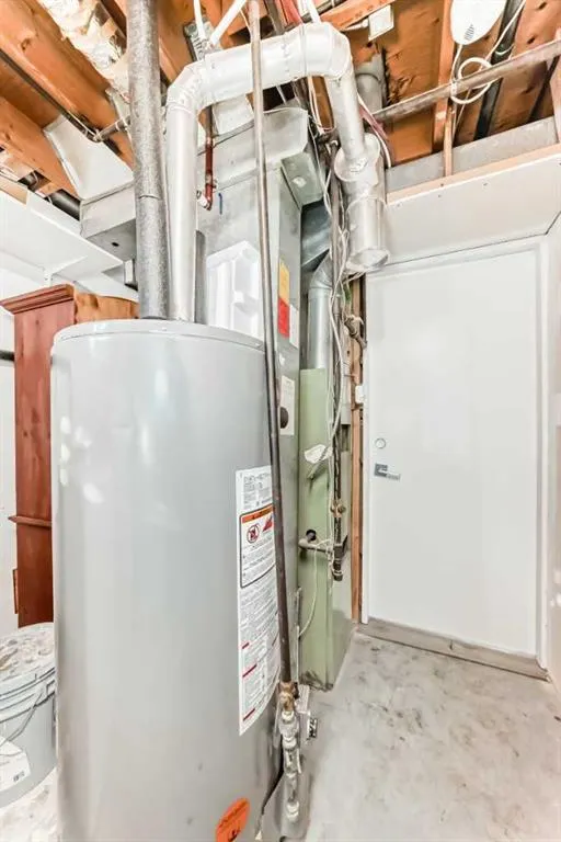 207 Pinecliff Way NE