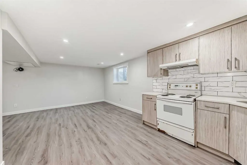 207 Pinecliff Way NE