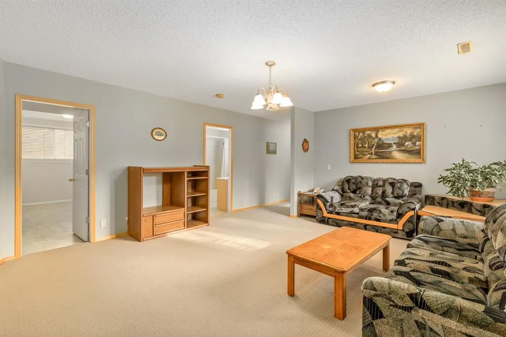 131 Panatella Close NW