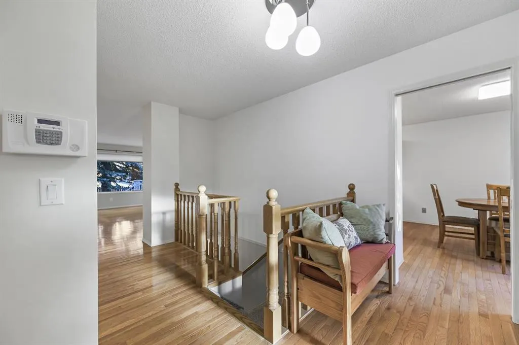 11 Coach Side Terrace SW