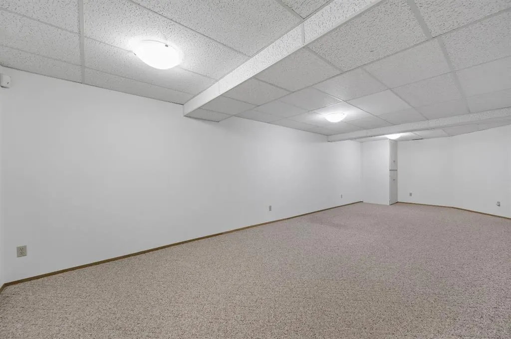 11 Coach Side Terrace SW