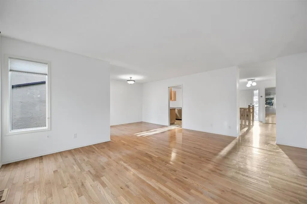 11 Coach Side Terrace SW