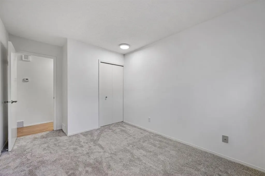 11 Coach Side Terrace SW